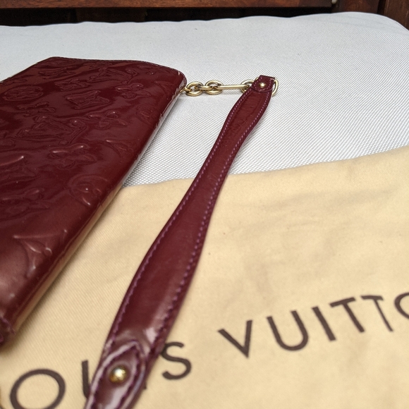 Louis Vuitton  Monogram Vernis Leather Clutch mini bag for special days - Picture 2 of 11